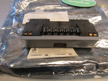 Load image into Gallery viewer, Emerson Fischer Rosemount KL4502X1-FA1 Top Charm Column Terminal 12P5449X032
