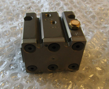 Load image into Gallery viewer, Robohand DPDS-088M-025 Pneumatic Gripper Cylinder DESTACO
