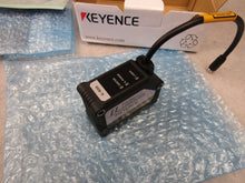 Load image into Gallery viewer, Keyence IL-600 laser distance sensor
