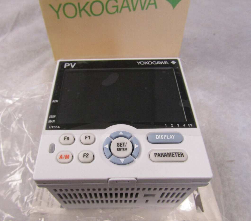 Yokogawa UT35A-002-10-00 Temperature Controller