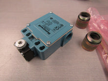 Load image into Gallery viewer, Honeywell GLE24A2A Roller Lever Limit Switch
