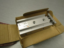 Load image into Gallery viewer, SMC CXSL6-30 pneumatic air cylinder double rod
