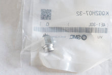 Load image into Gallery viewer, LOT OF 6 PCS- SMC KQG2H07-32 FITTING, STRAIGHT, 1/4&quot; TUBING TO 10-32 UNF THREAD
