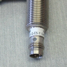 Load image into Gallery viewer, Balluff 516-325-G-E5-Y-S49 inductive proximity sensor 24 VDC PNP
