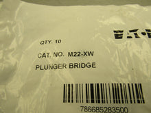 Load image into Gallery viewer, 29 pcs. Eaton M22-XW Plunger Bridge
