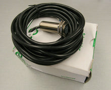 Load image into Gallery viewer, Schneider XS1 18BLPAL5 Inductive Proximity Sensor 900201 PNP
