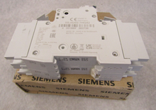 Load image into Gallery viewer, Siemens 5SJ4202-7HG42 Circuit Breaker 2A 2P C Char
