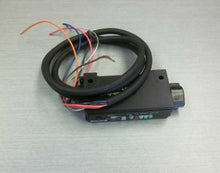 Load image into Gallery viewer, Allen Bradley 42FT-F2LPA-A2 photoelectric fiber optic self teach sensor
