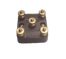 Load image into Gallery viewer, 4 Pack Crouse Hinds D-120 Brass ThumbScrew Wire Terminal Post Vintage Steampunk
