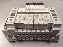 Load image into Gallery viewer, SMC Pneumatic Valve bank VQ1401,VQ1101,VQ1201B,VQ1201,VVQ1000-10A
