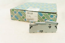 Load image into Gallery viewer, Box of 26- Phoenix Contact ST 6-TWIN Terminal Blocks
