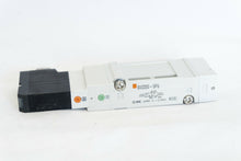 Load image into Gallery viewer, SMC SV2200-5FU SV2000 SERIES, 2 POSITION, DOUBLE SOLENOID, 24 VDC, Lot of 4

