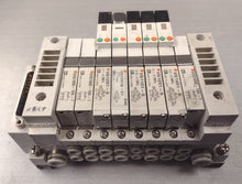 Load image into Gallery viewer, SMC Pneumatic Valve bank VQ1401,VQ1101,VQ1201B,VQ1201,VVQ1000-10A
