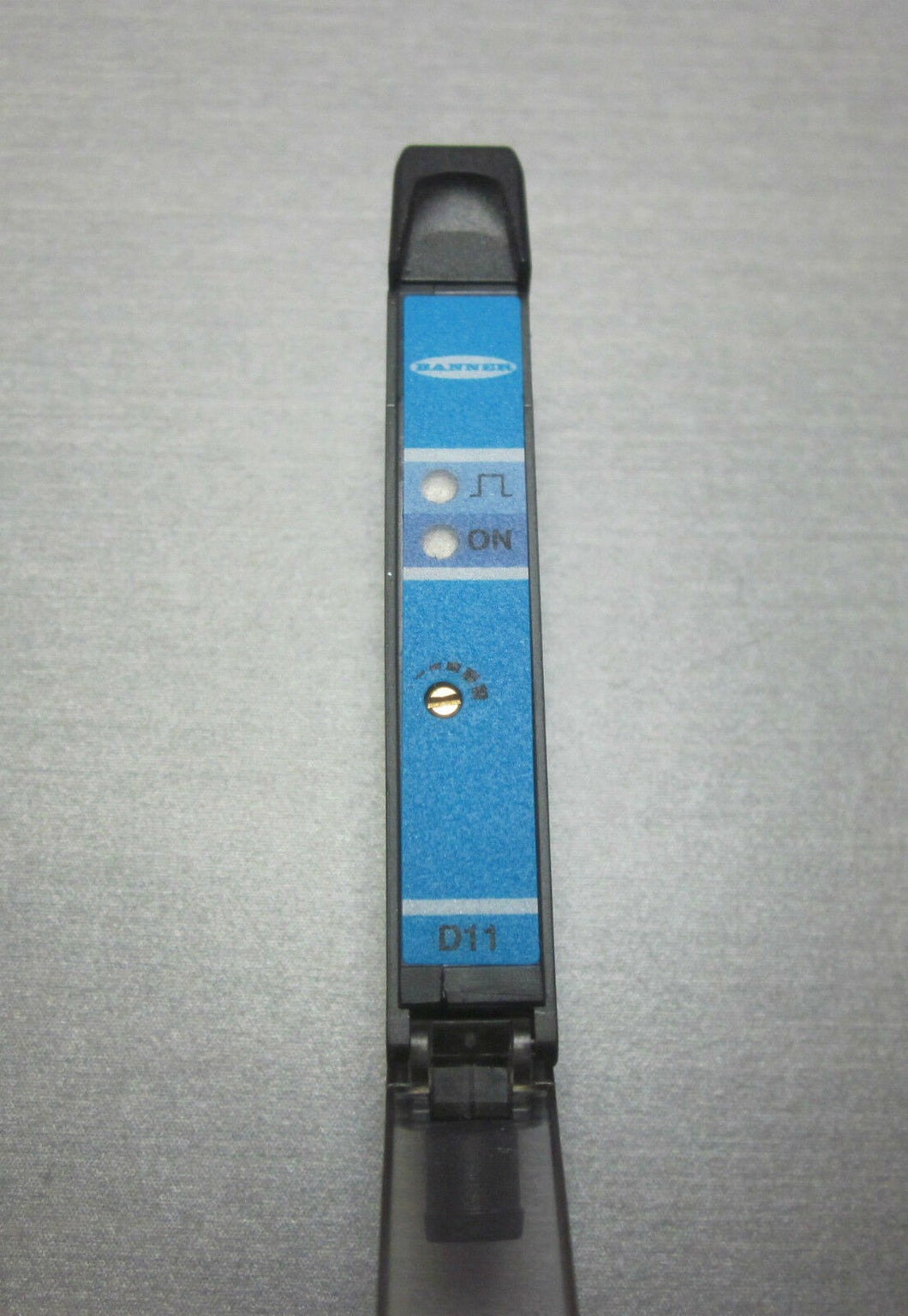 Banner D11SP6FPQ fiber optic sensor amplifier