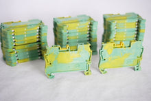 Load image into Gallery viewer, Lot of 32- ST 1,5-PE - SPRING CAGE GROUND TERMINAL BLOCK
