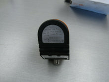 Load image into Gallery viewer, IFM SI1011 SID10ADBFNKG/US-100-INF Efector 300 Flow Sensor SI1O11
