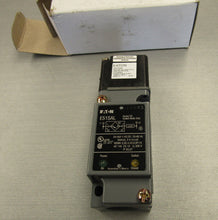 Load image into Gallery viewer, Eaton E51ALS5 Inductive Proximity Sensor 20-264VAC/DC
