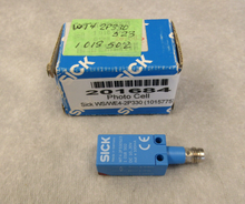 Load image into Gallery viewer, Sick WT4-2P330S23 Photoelectric Sensor 1018502
