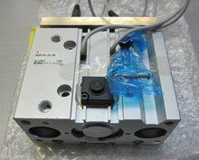 Load image into Gallery viewer, SMC MGPL40-25-HN Compact Guided pneumatic air cylinder Y69A switches

