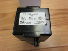 Load image into Gallery viewer, Siemens 52px4g2 pilot light transformer type 120 VAC Red

