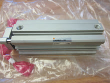 Load image into Gallery viewer, SMC CDQMB32-100 pneumatic cylinder free non rotating
