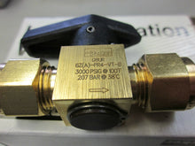 Load image into Gallery viewer, Parker 6Z(A)-PR4-VT-B brass rotary plug valve
