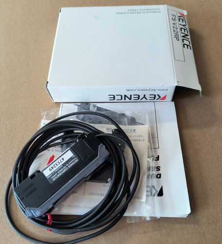 Keyence FS-V22RP Fiberoptic Sensor Amplifier PNP
