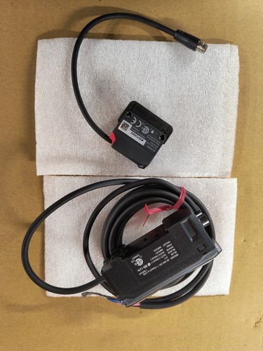 Keyence AI-1000 and AI-H160 Pattern Recognition Sensor Set