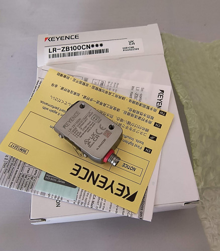Keyence LR-ZB100CN Laser Reflective Sensor 24VDC NPN